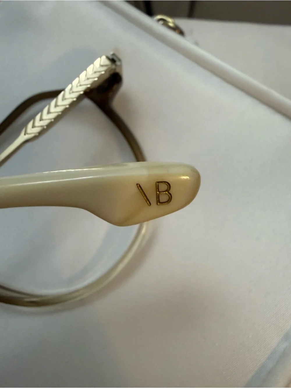 Authentic Victoria Beckham VB2624 eyeglass frame in color 319